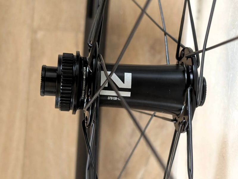 Novatec Karbonová kola R3 Disc CL Pro nepoužitá HG orech
