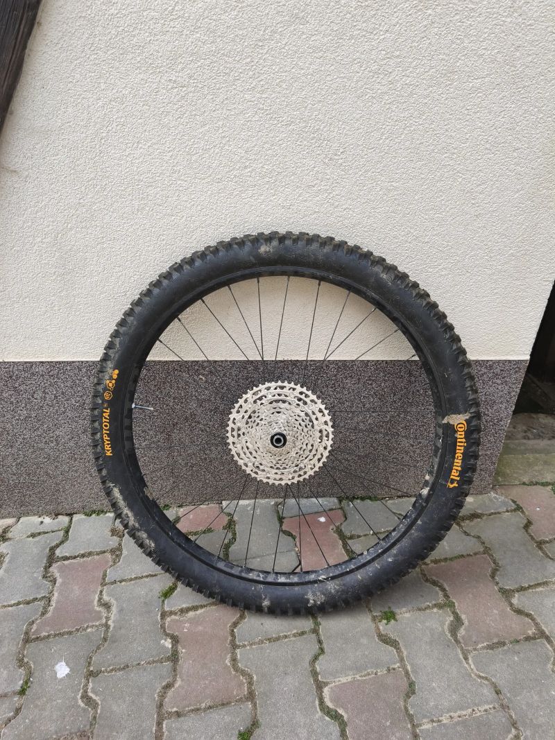 Kompletní kolo wtb, Shimano, plášť, bezduše, kazeta, kotouč 