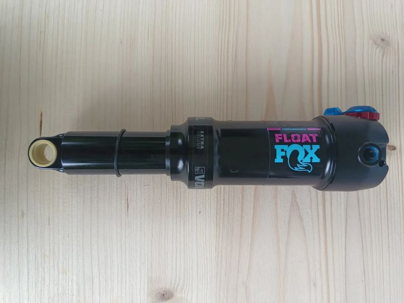 Fox Float Performance 205x65
