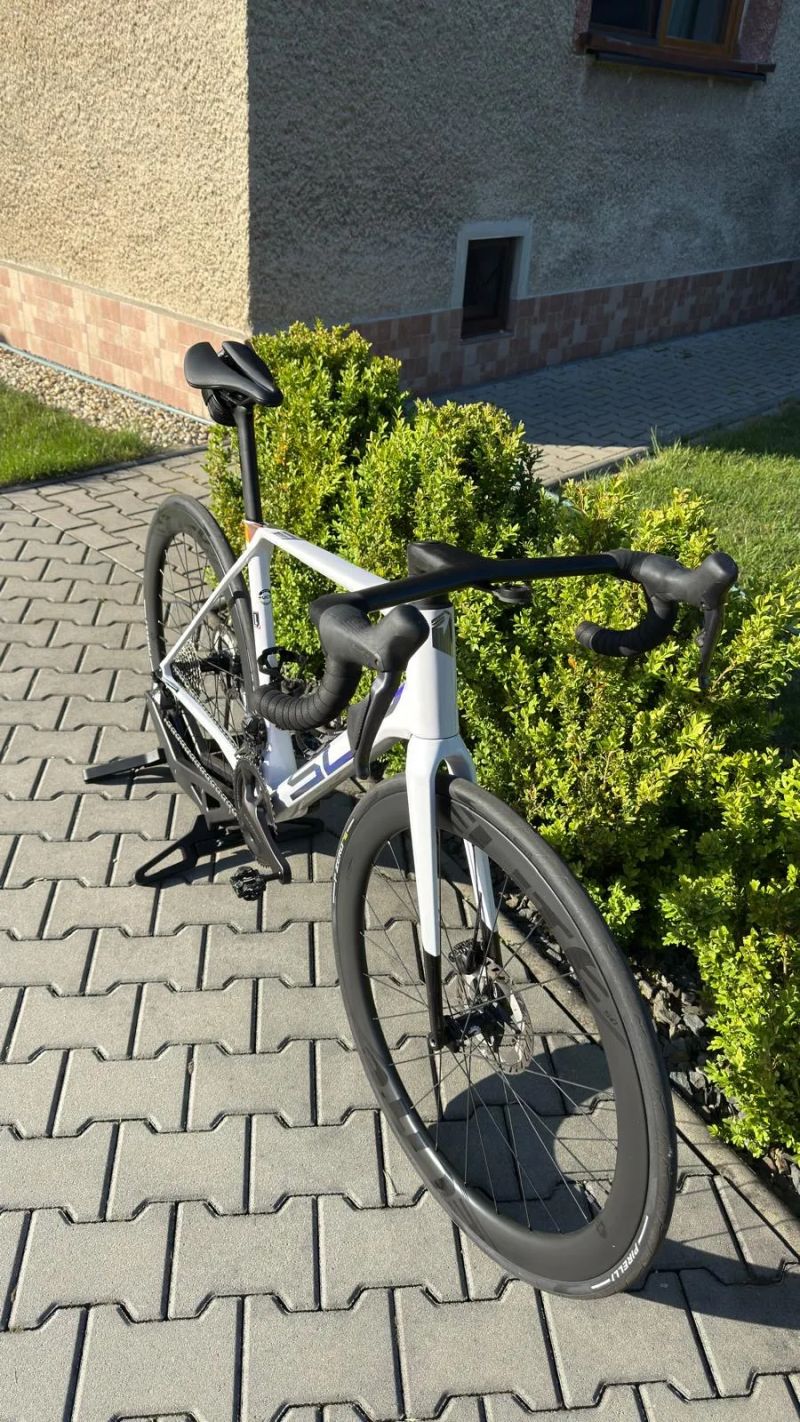 Superior X-ROAD Team Issue Di2