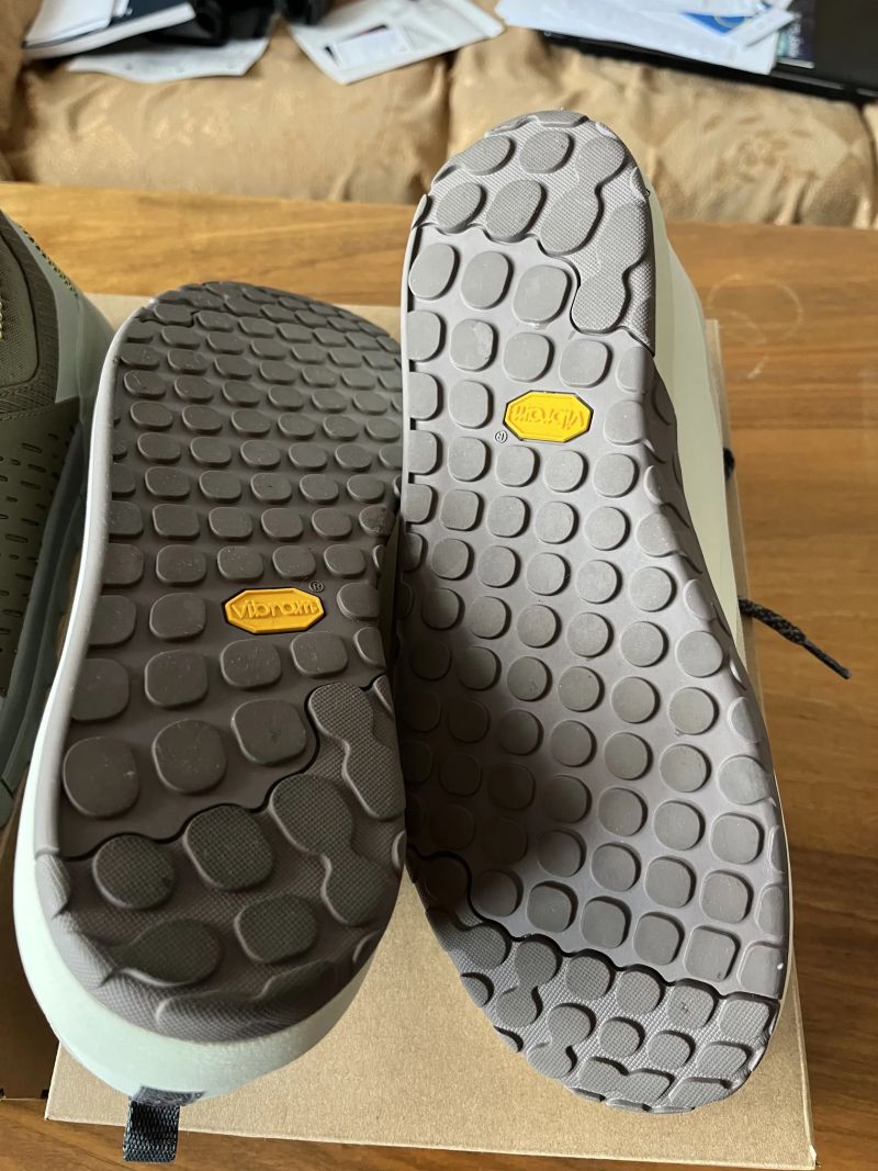 Cyklistické tretry Fizik Versor 2 Off-White / Anthracite FLAT