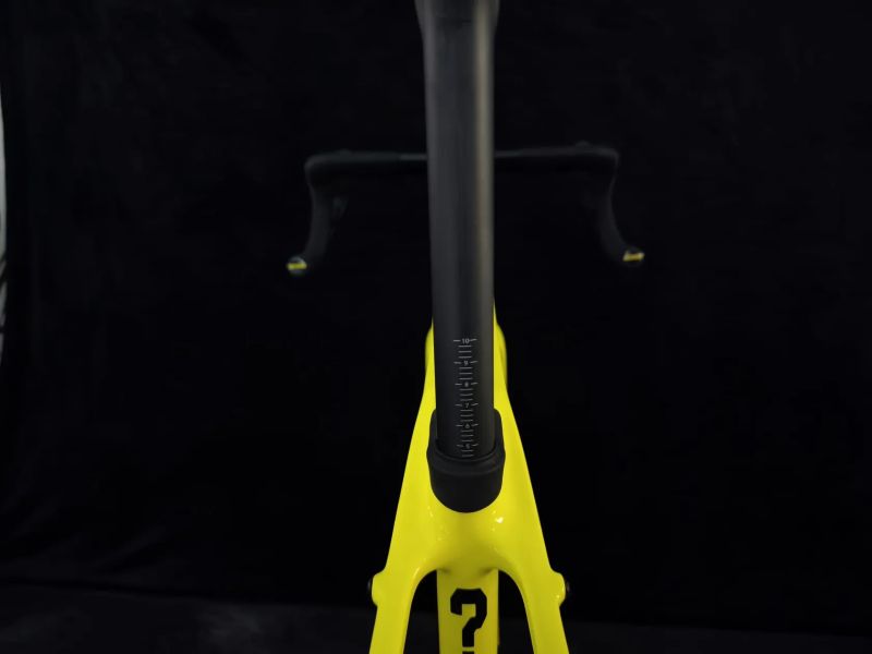 QM AT30+. SRAM Rival XPLR 1x13 E1 eTap AXS 