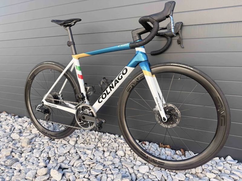Karbonové silniční kolo Colnago C68 Sram Red AXS