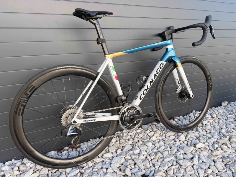 Karbonové silniční kolo Colnago C68 Sram Red AXS