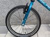 Špičkové 5.8kg dětské kolo Islabikes Cnoc 16 – Perfektní stav jako WOOM a Beany