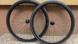 Orbea Orca M30 zapletená kola
