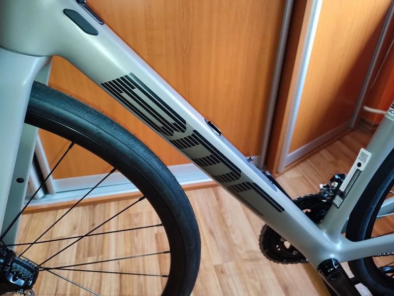 BMC Roadmachine THREE CARBON