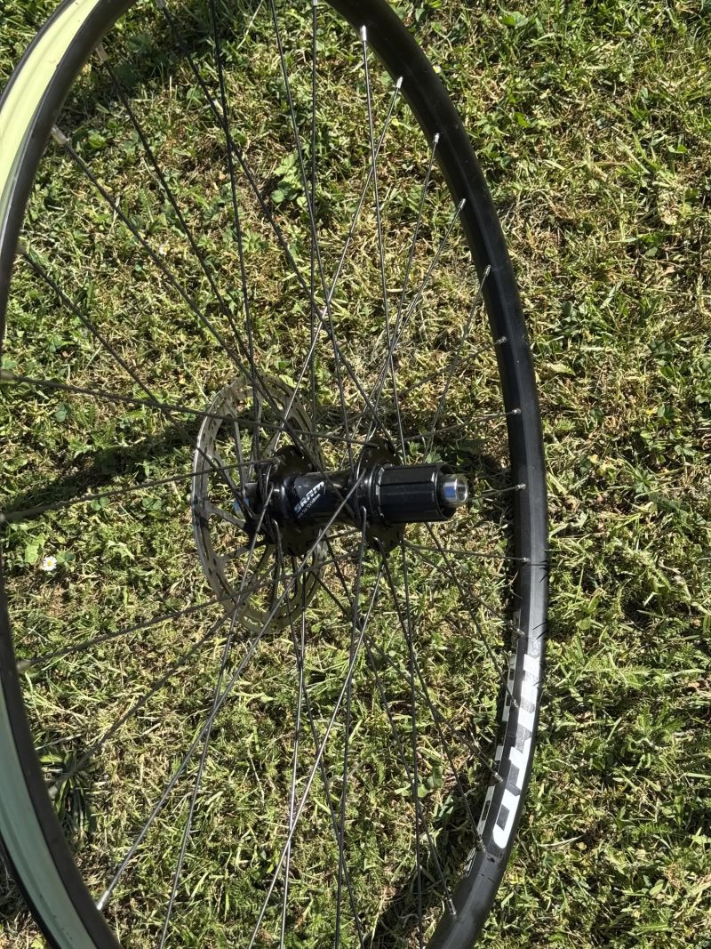 Zadní kolo Sram MTH 746 148/12