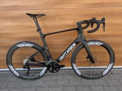 Závodní silniční kolo LightCarbon LCR018-D