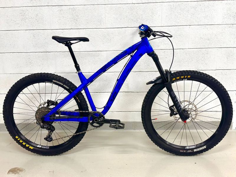 Custom Enduro kolo Dartmoor Hornet - TITLE doplňky