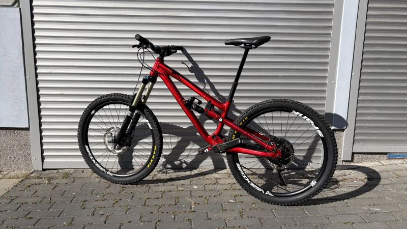 Commencal VIP Absolut SX Kile Strait