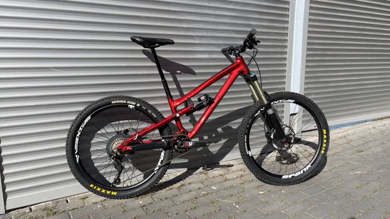 Commencal VIP Absolut SX Kile Strait