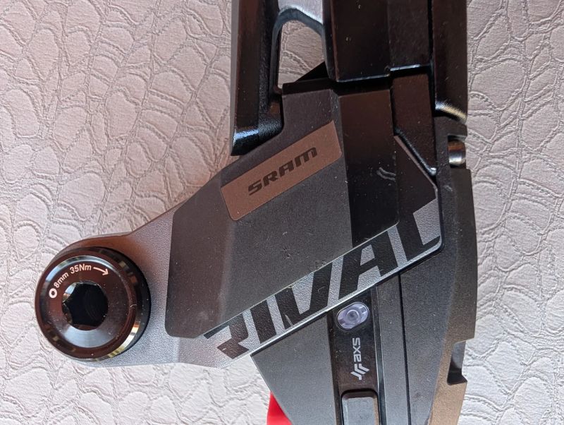Prodám 13rychlostní gravel sadu SRAM Rival XPLR AXS E1 (Přehazovačka + Kazeta)