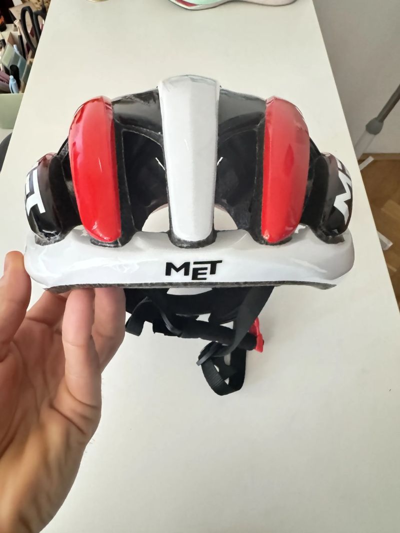 Helma MET Rivale vel. M