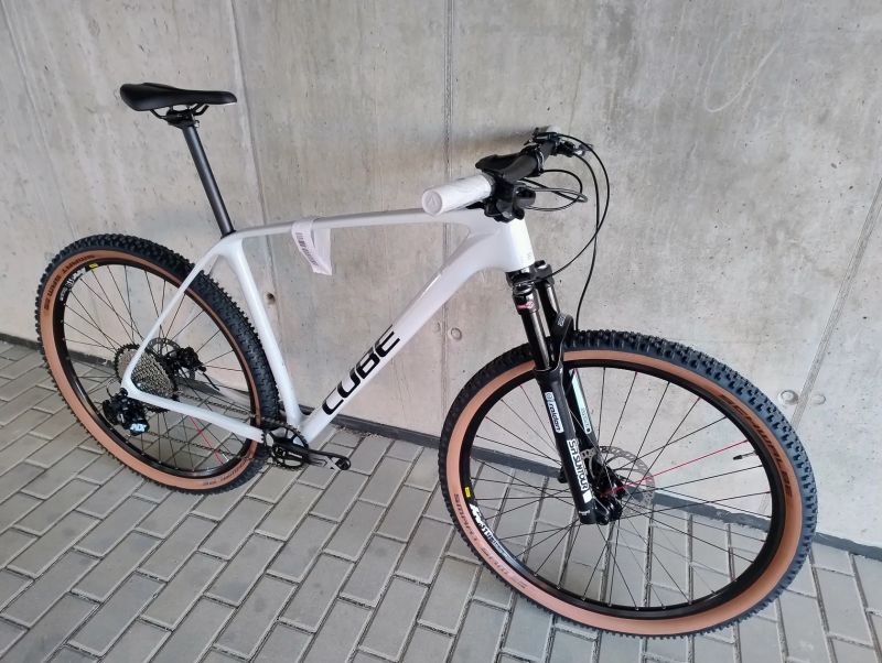 Cube Reaction C:62 Race ONE (karbon) - vel. 20"