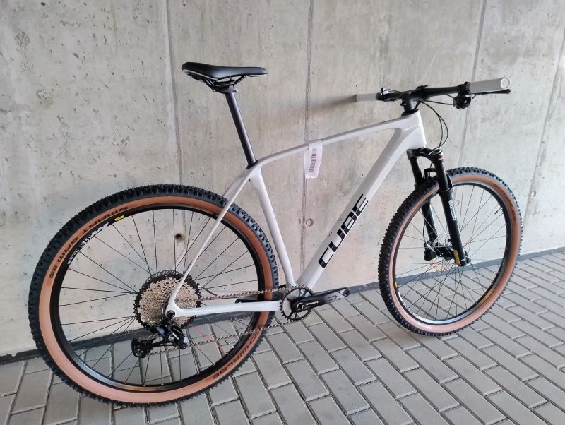 Cube Reaction C:62 Race ONE (karbon) - vel. 20"