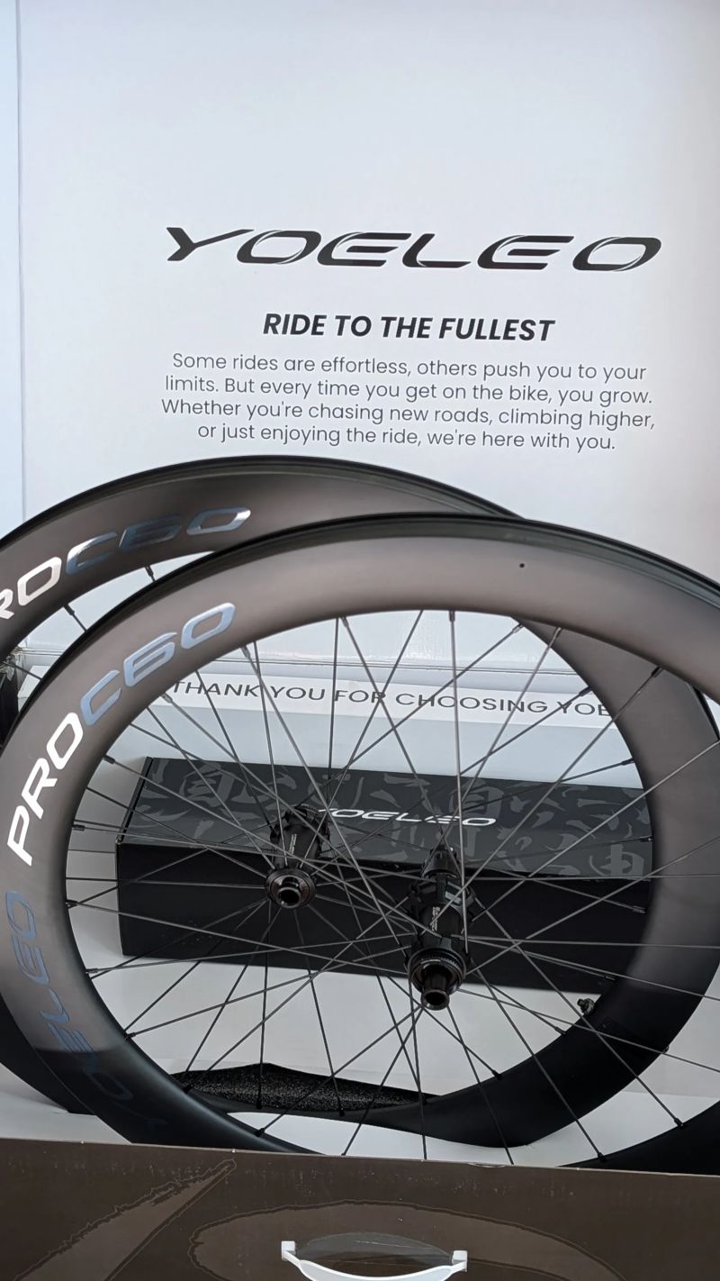 Van Rysel RCR-R Sram Rival AXS