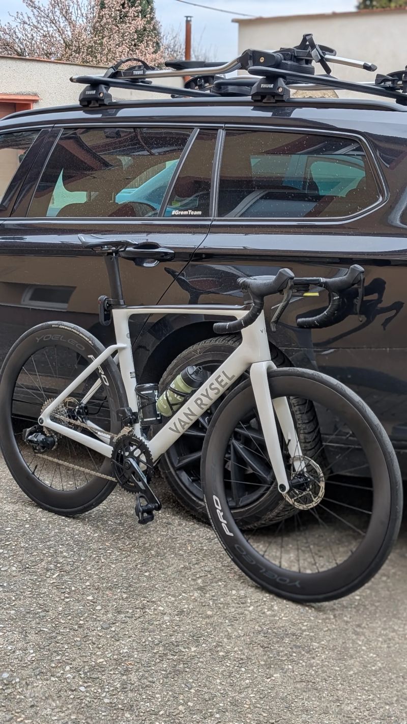 Van Rysel RCR-R Sram Rival AXS