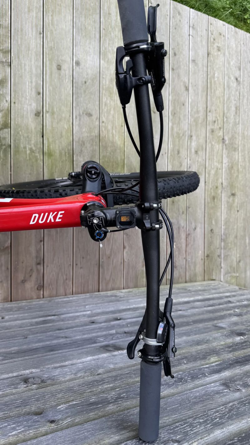 Pells Duke race red