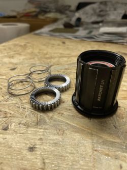 DT Swiss ořech Shimano HG ROAD, Ratchet LN, hliník + zubatky ocel 36T