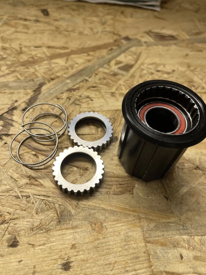 DT Swiss ořech Shimano HG ROAD, Ratchet LN, hliník + zubatky ocel 36T