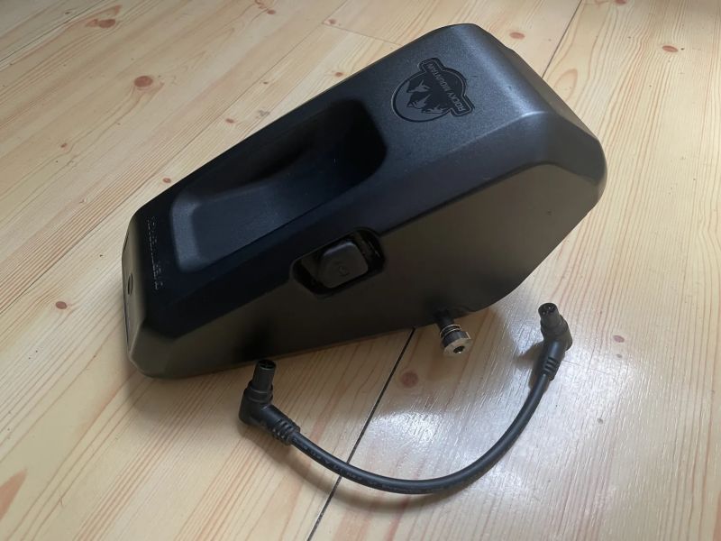 Externí baterie Rocky Mountain Overtimepack 2.0 314 Wh + krytka konektoru
