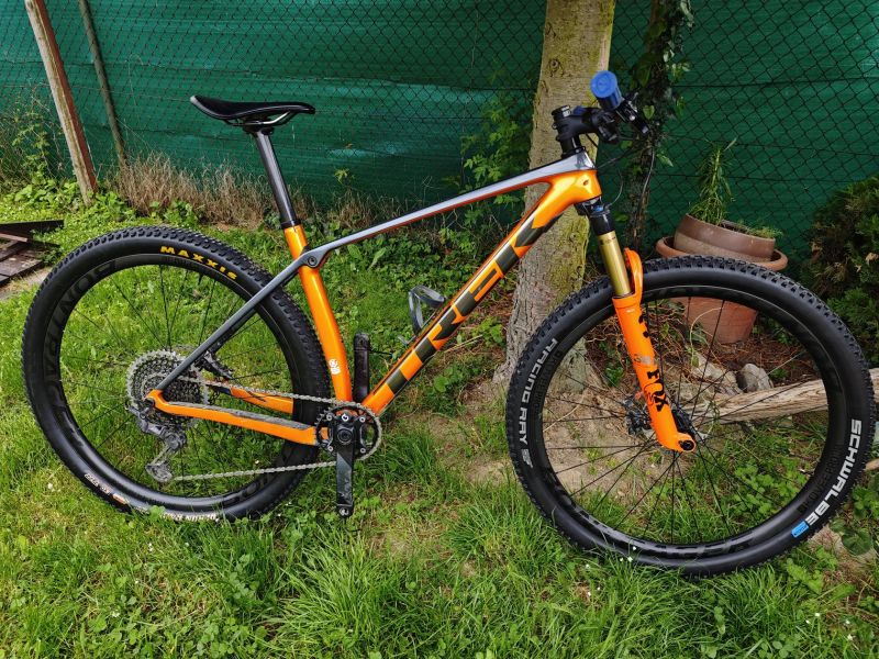 Trek Procaliber 9.8, Fox Factory 34, kliky xx1 s wattmetrem