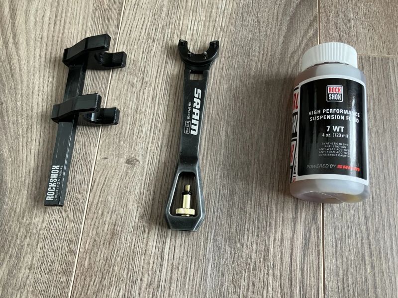 Tlumič Rock Shox Super Delux Coil 230x65 mm, verze 2018-2021 + servisní sada