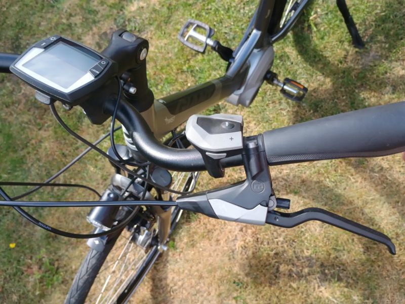 Dámské elektrokolo Giant Twist Elegance