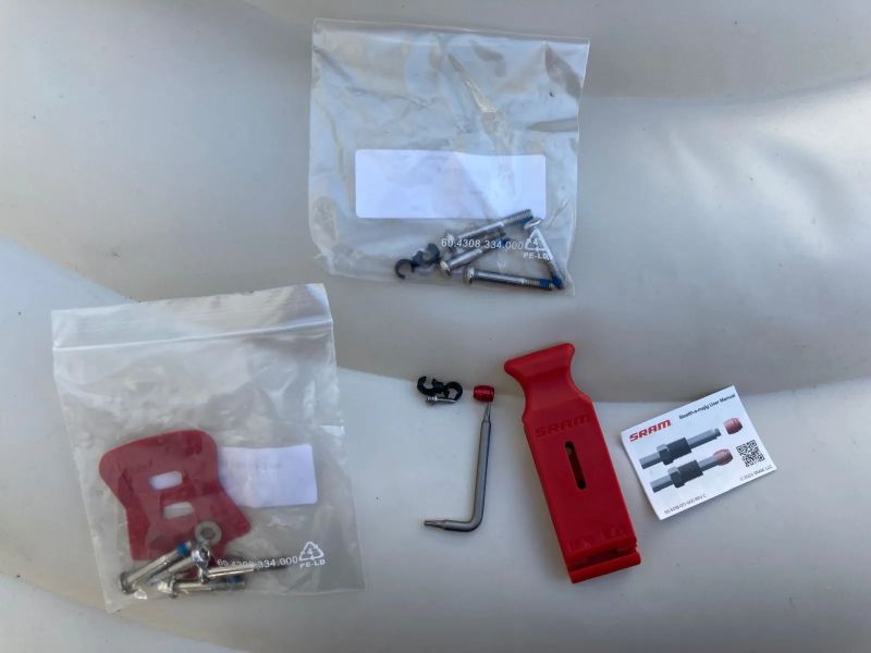 Páky Sram Apex AXS + třmeny