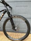 TREK Supercaliber 9.8, vel. M, karbonová kola DAMIL 1350g