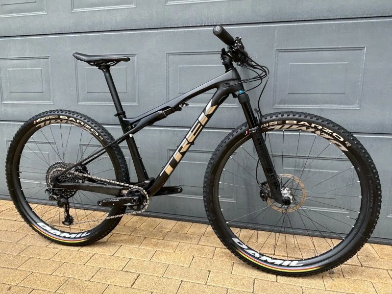 TREK Supercaliber 9.8, vel. M, karbonová kola DAMIL 1350g