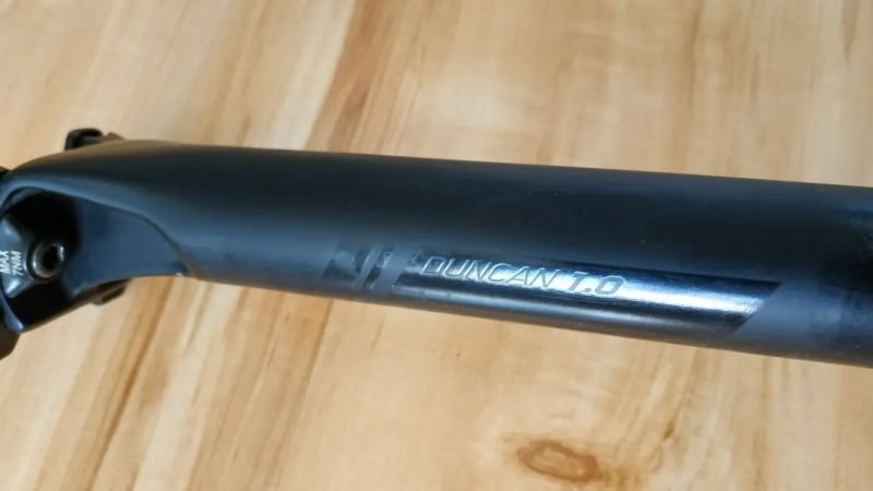 Karbonové sedlovky 31,6mm x 400mm