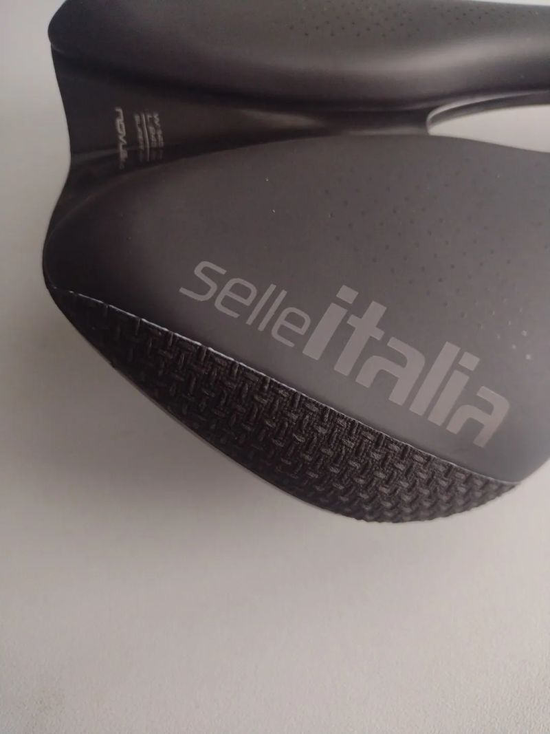 Prodám Nové sedlo Selle Italia Novus Boost X-Cross Superflow