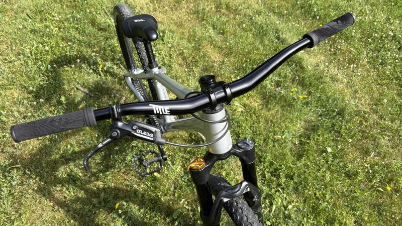 Canyon Stitched 360 L (Title, Airdrop bikes)