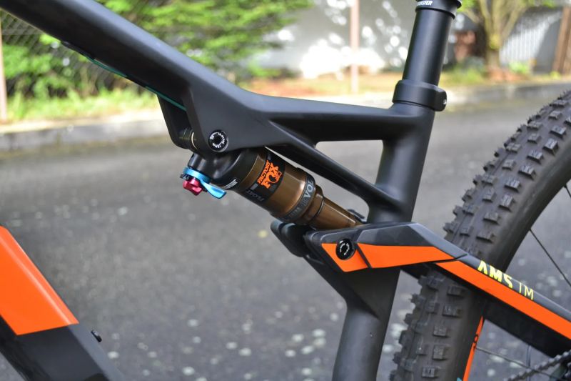 Cube AMS 100 C:68 TM (M) grey´n´orange Stav nového kola