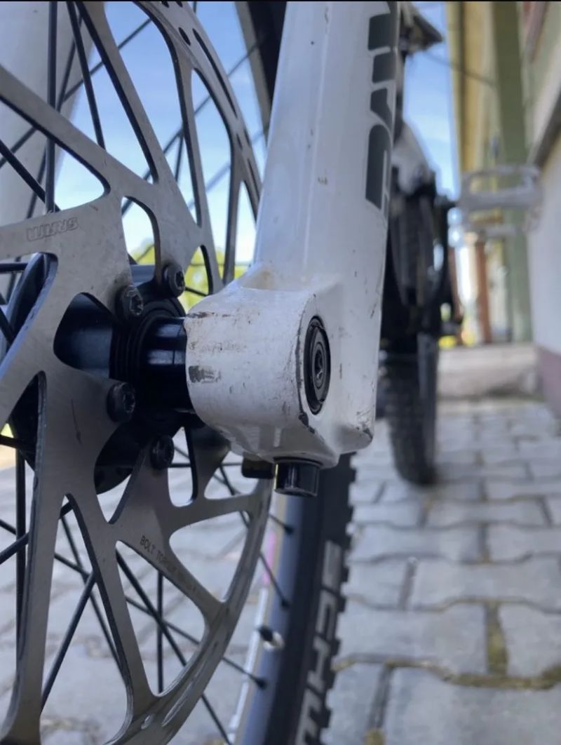 Vidlice Rockshox boxxer 