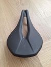 Sedlo Specialized Power Comp 143