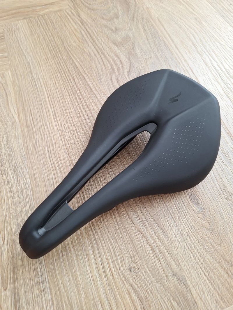 Sedlo Specialized Power Comp 143