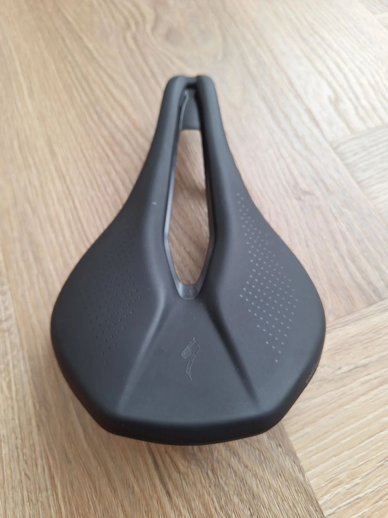 Sedlo Specialized Power Comp 143