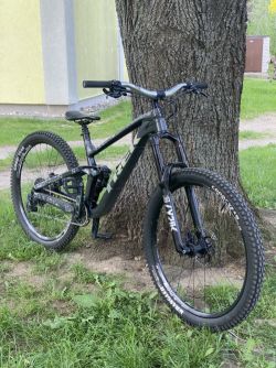 Trek slash 8 2022