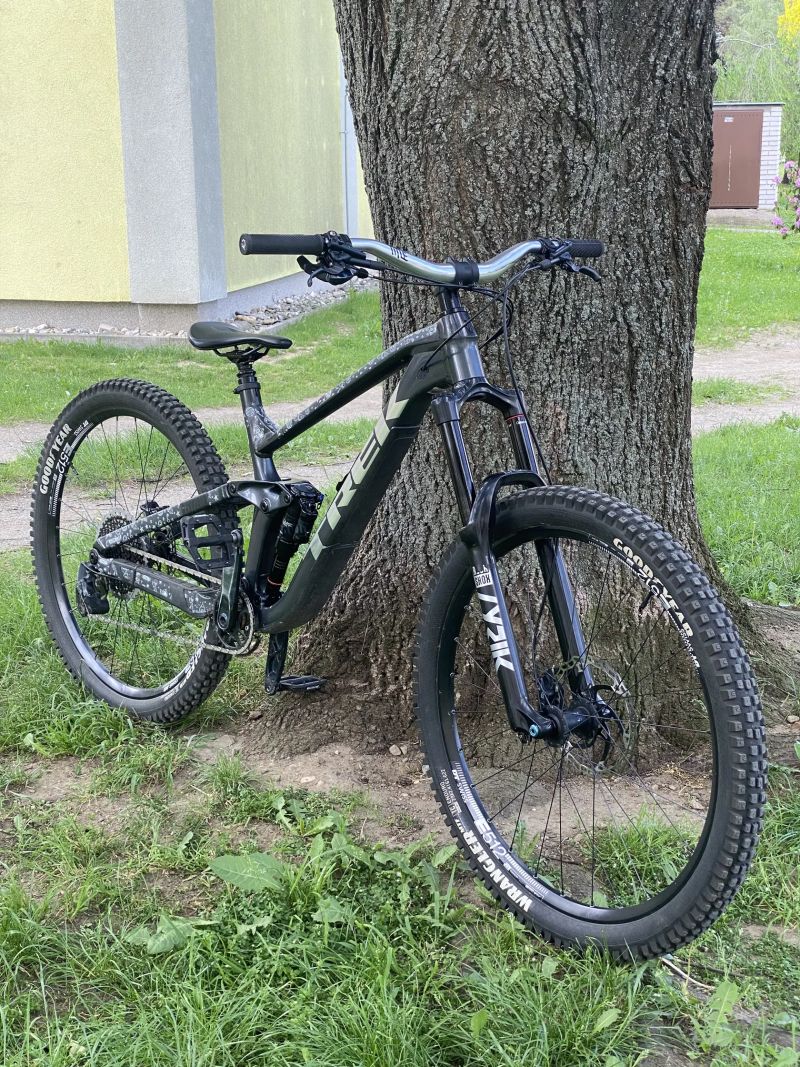 Trek slash 8 2022