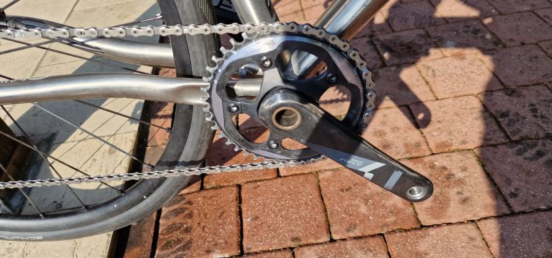 Allroad kolo Kinesis GF Ti Disc 60 – titanový rám, 1x11, osazení SRAM Force, top stav