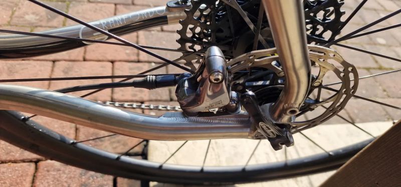 Allroad kolo Kinesis GF Ti Disc 60 – titanový rám, 1x11, osazení SRAM Force, top stav