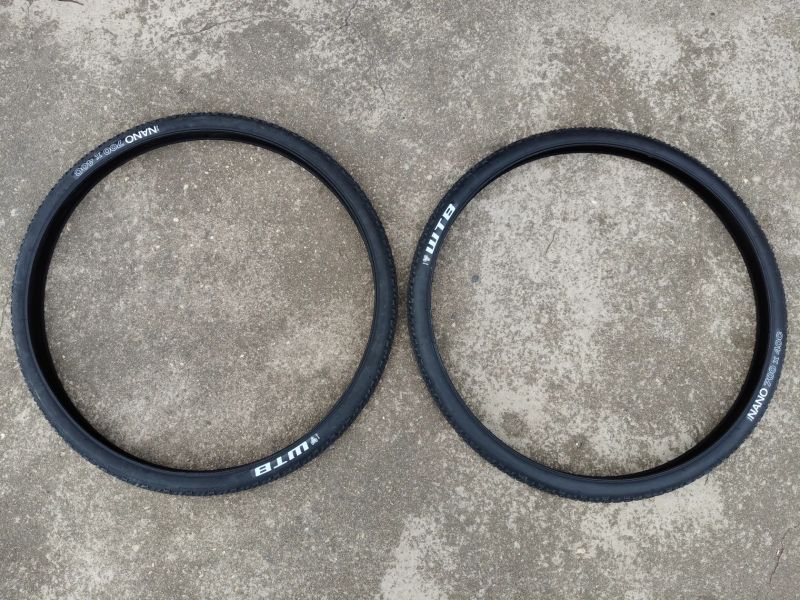 Brzdy Sram code, kotouče Shimano, destičky Galfer, WTB pneu