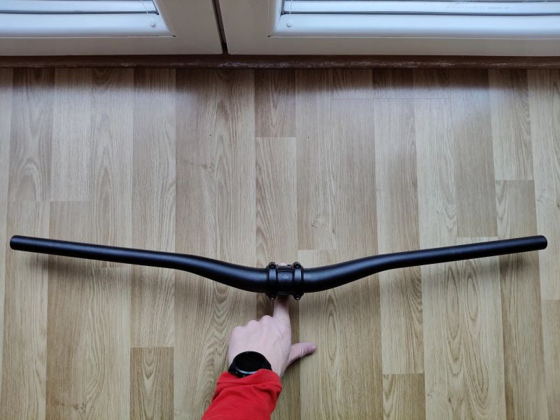 Brzdy Sram code, kotouče Shimano, destičky Galfer, WTB pneu