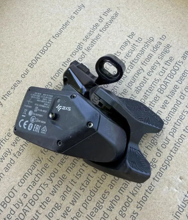 Kliky Sram X0 karbon, Přehazovačka X0 Eagle AXS, kazeta XX1, řetěz XX1, ovládací páčka SramAXSRocker