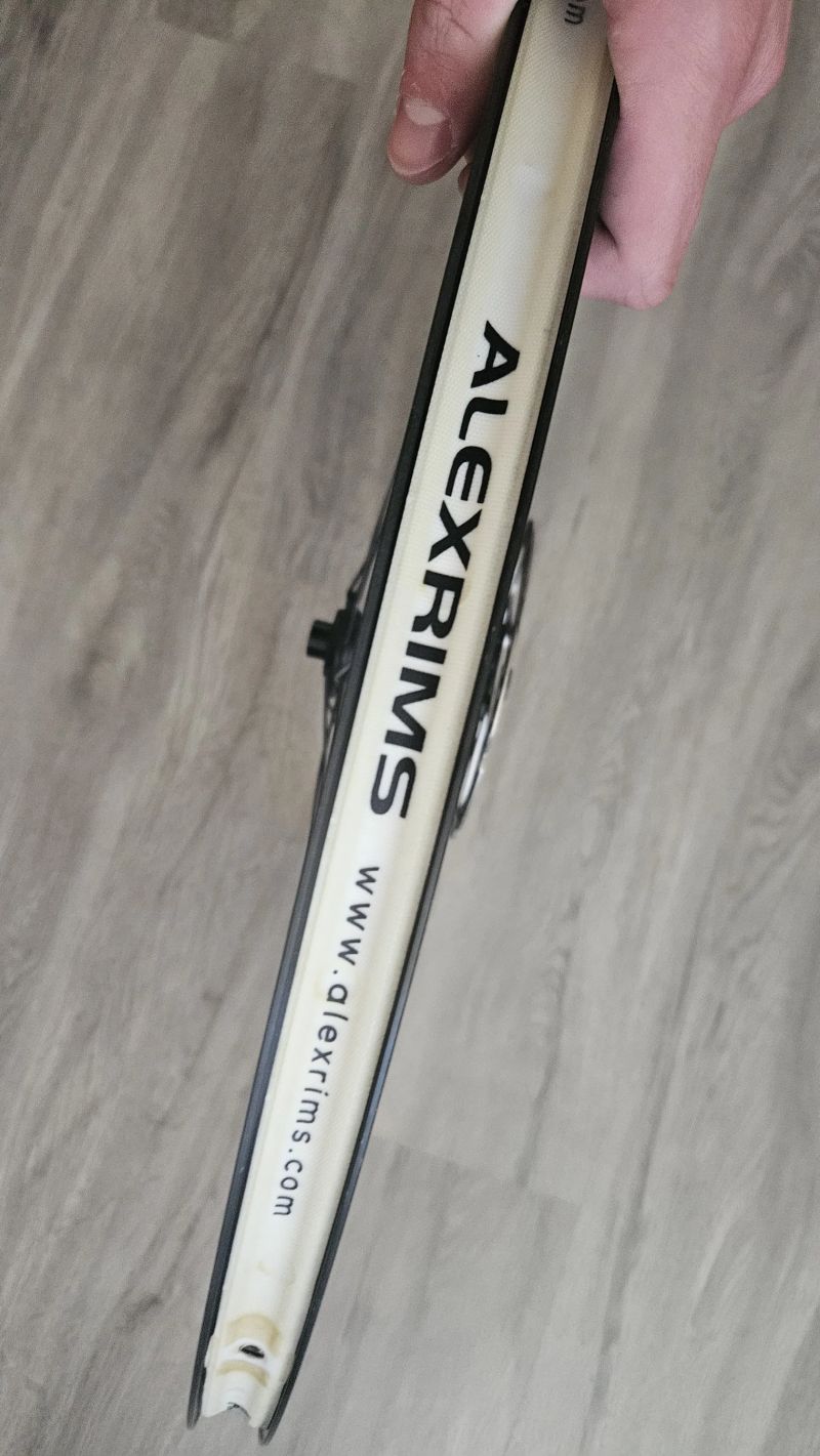 Zapletená kola alex rims 