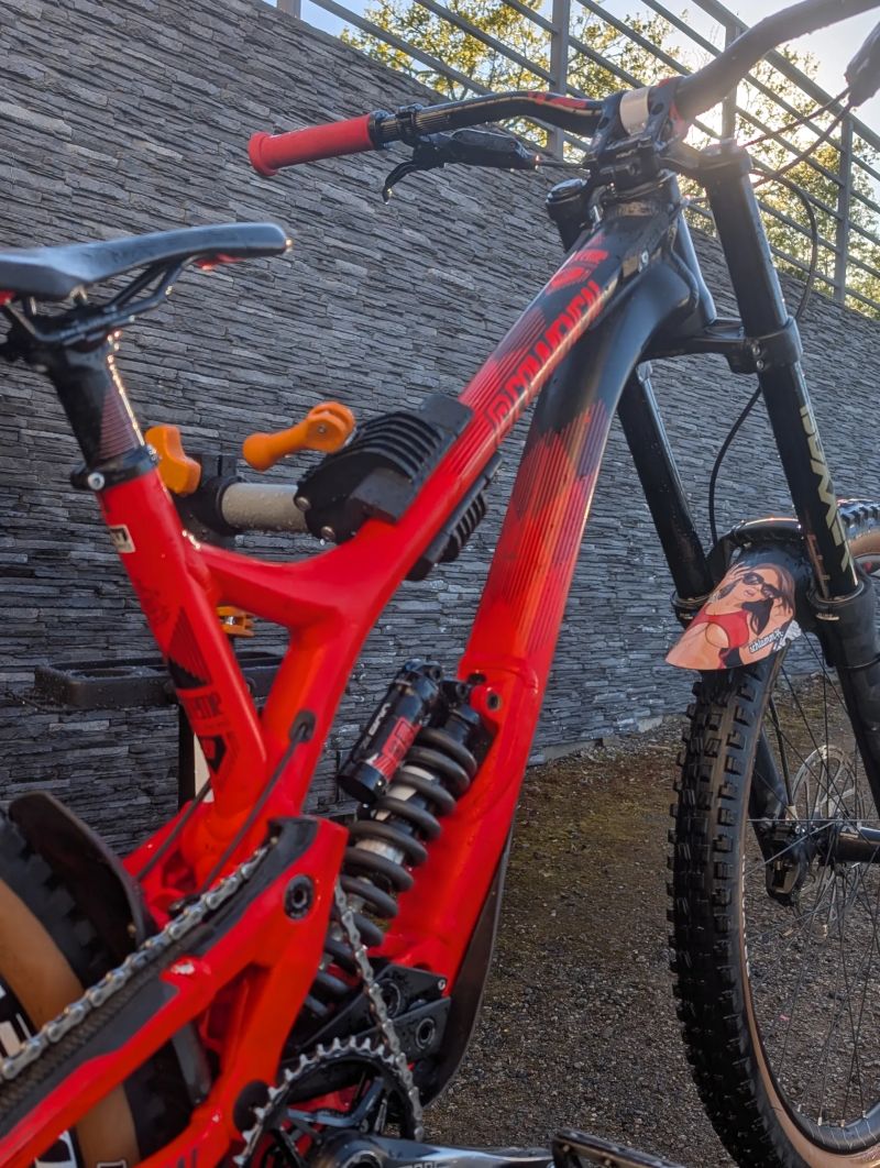 Commencal Supreme v4