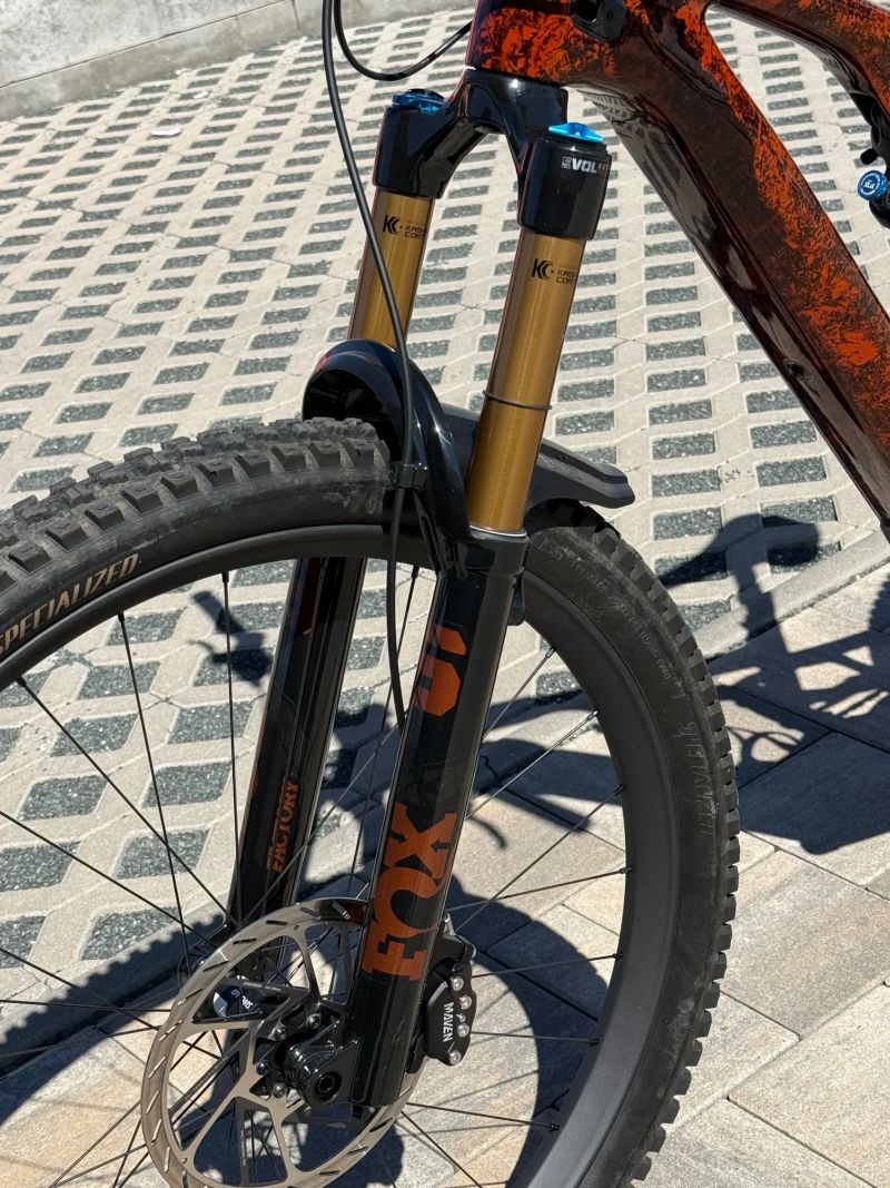 Specialized Levo SL2 Pro zánovní. najeto 280Km velikost S3 